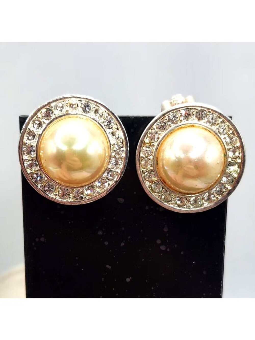 Roman Imitation Pearl & Rhinestone Clip-on Earrings Gold-tone
